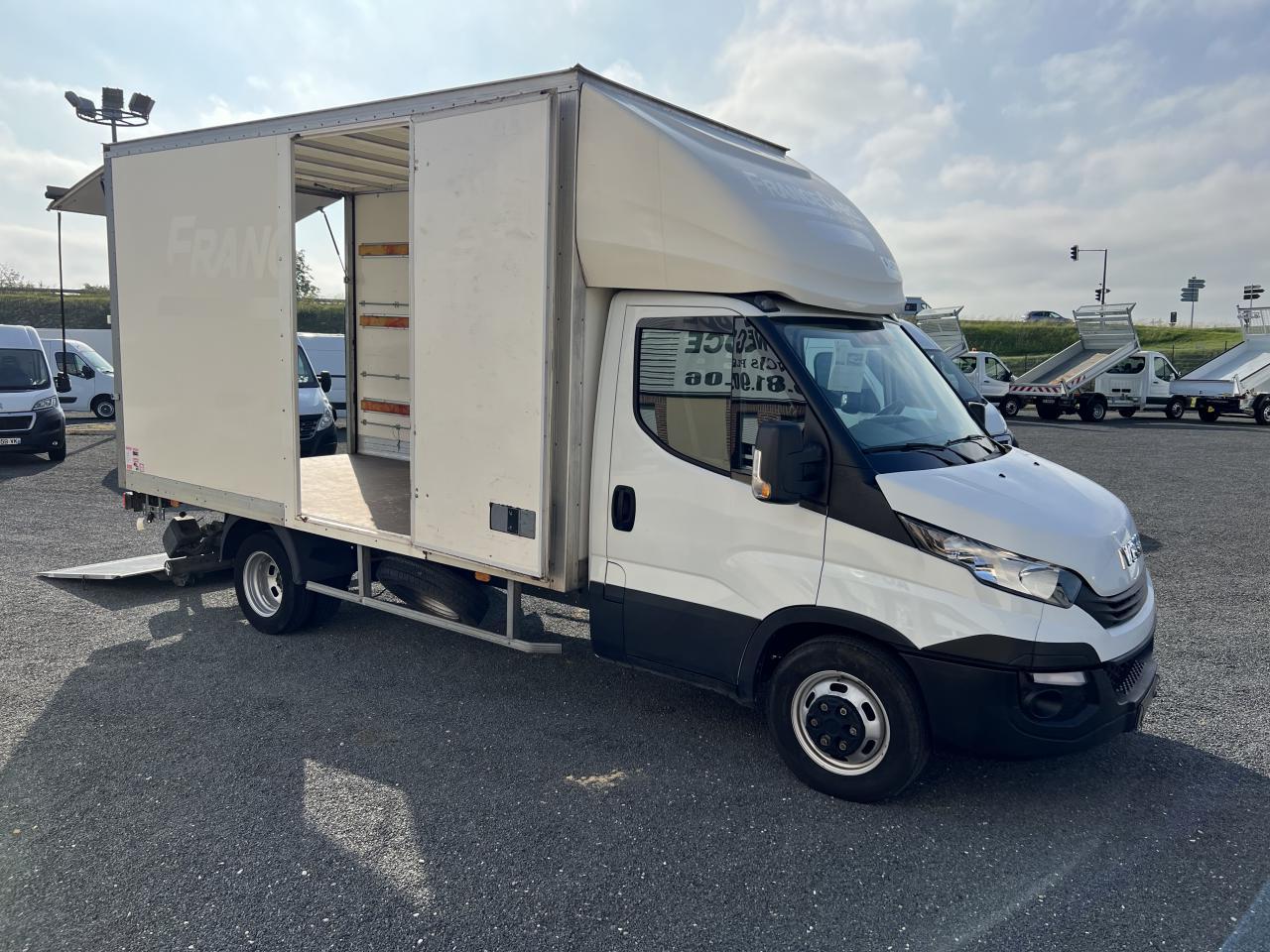 Ple Auto Negoce Iveco Daily Daily Caisse Hayon C Hpi Porte Laterale