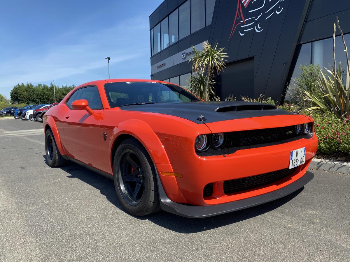 Dodge challenger hellcat demon