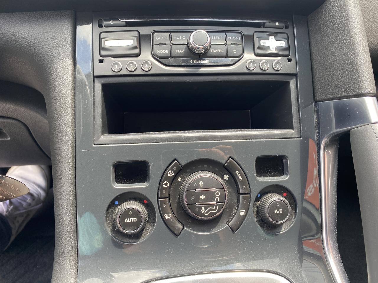 Autoradio d'origine PEUGEOT 3008 1