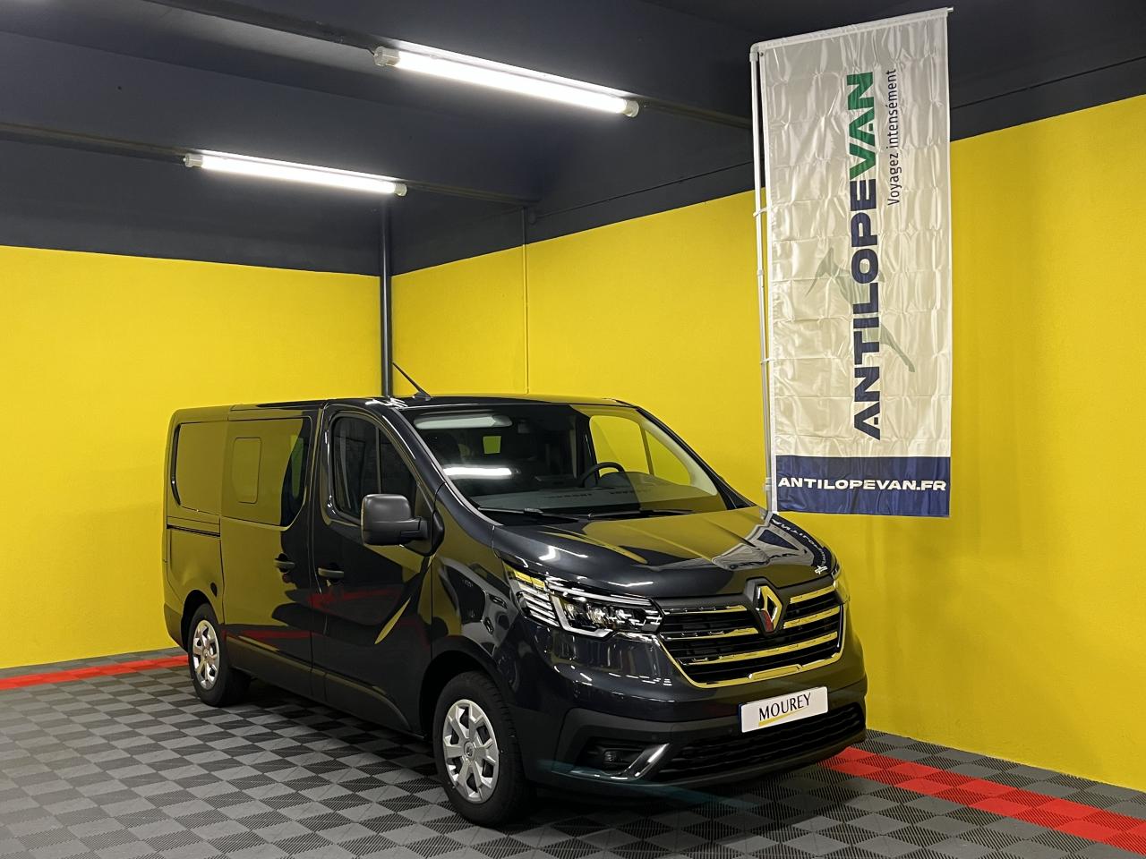 Annonce VU RENAULT TRAFIC 3 PHASE 3 FOURGON L2H1 CONFORT 130 BLUE DCI  DIESEL - 33 190 €